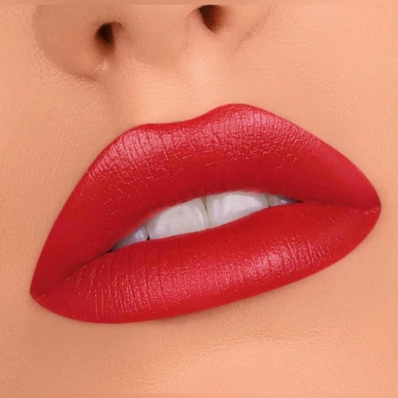 Colorstreet Sparkling HOLLY GlitteryCherry Red Sparkling Diamond Dusted Lipstick - Picture 2 of 4